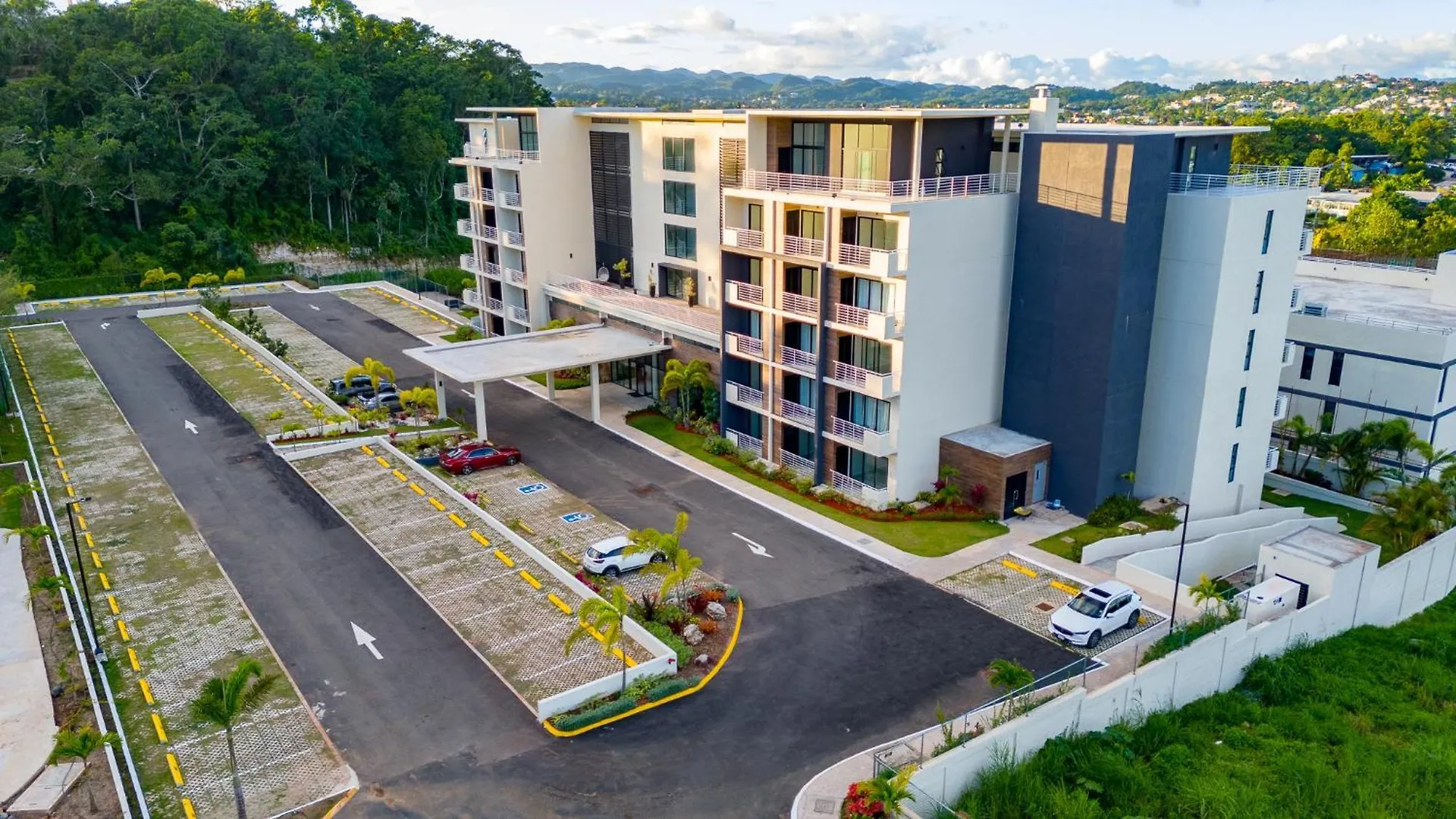 Premium Studio With Pool View Mandeville Jamaica